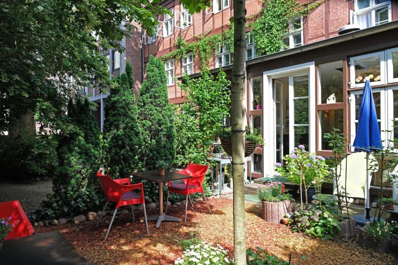 Frauenhotel Hanseatin - Women Only Hamburg-Harburg Exteriör bild